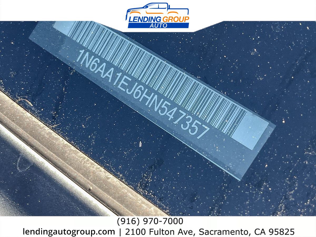 Used 2017 Nissan Titan SV image 25