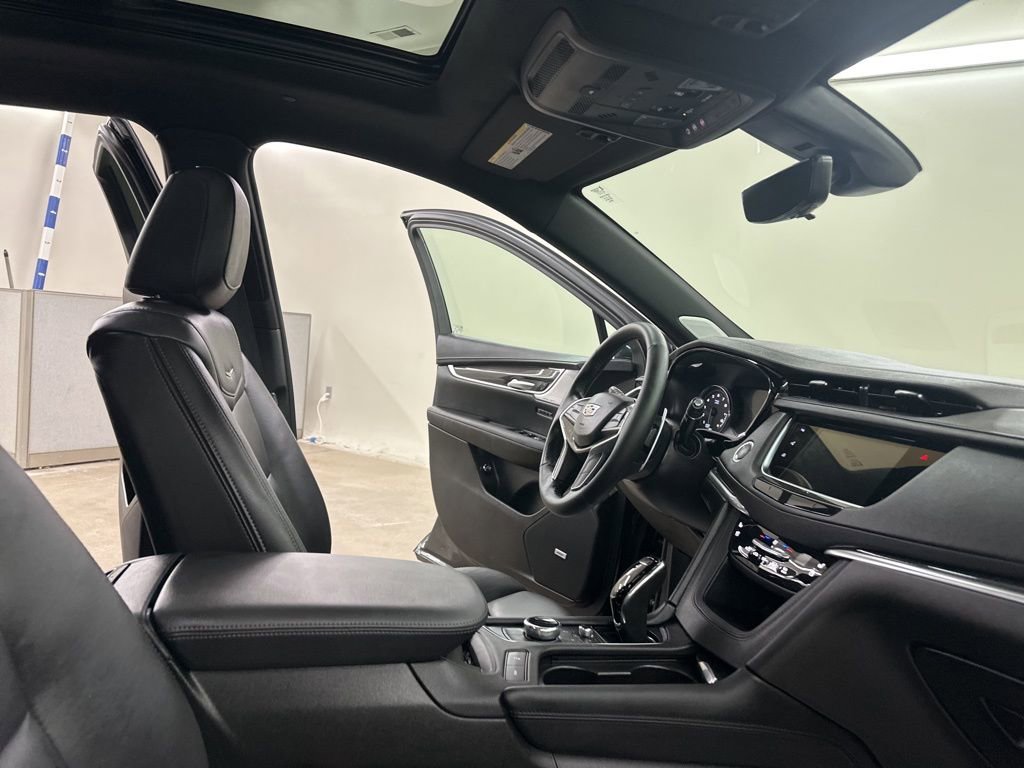 Certified 2025 Cadillac XT5 Sportv w/ Technology Package image 19