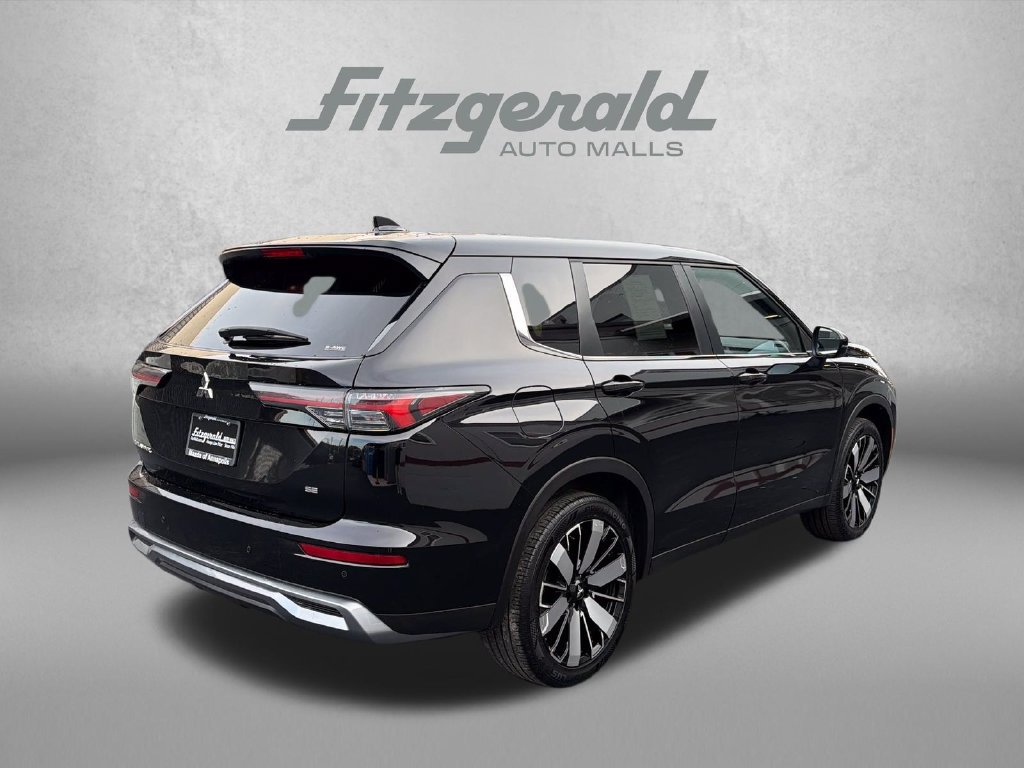 Used 2025 Mitsubishi Outlander SE AWD/4WD image 7