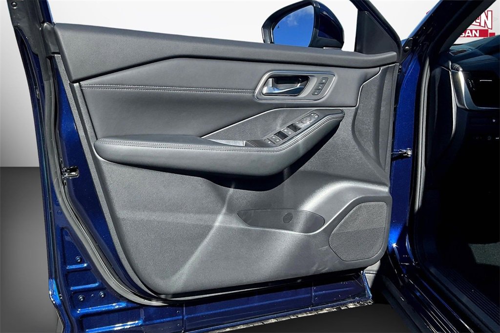 New 2026 Nissan Rogue Platinum image 26