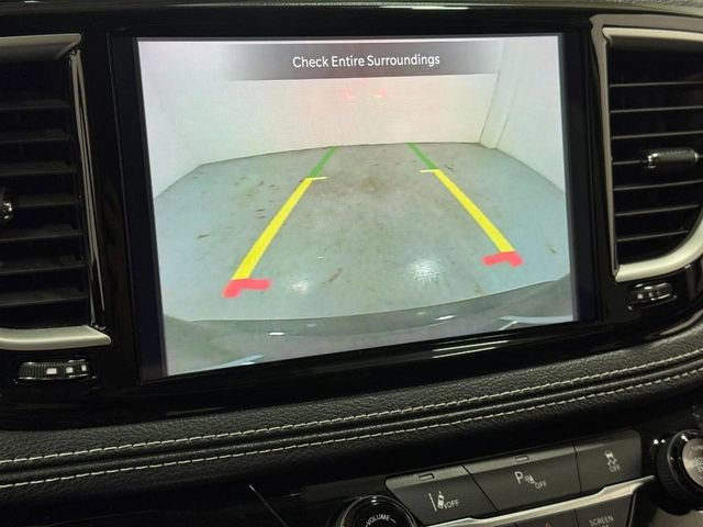 Used 2024 Chrysler Pacifica Limited FWD image 13