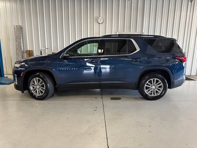 Used 2023 Chevrolet Traverse LT FWD image 2