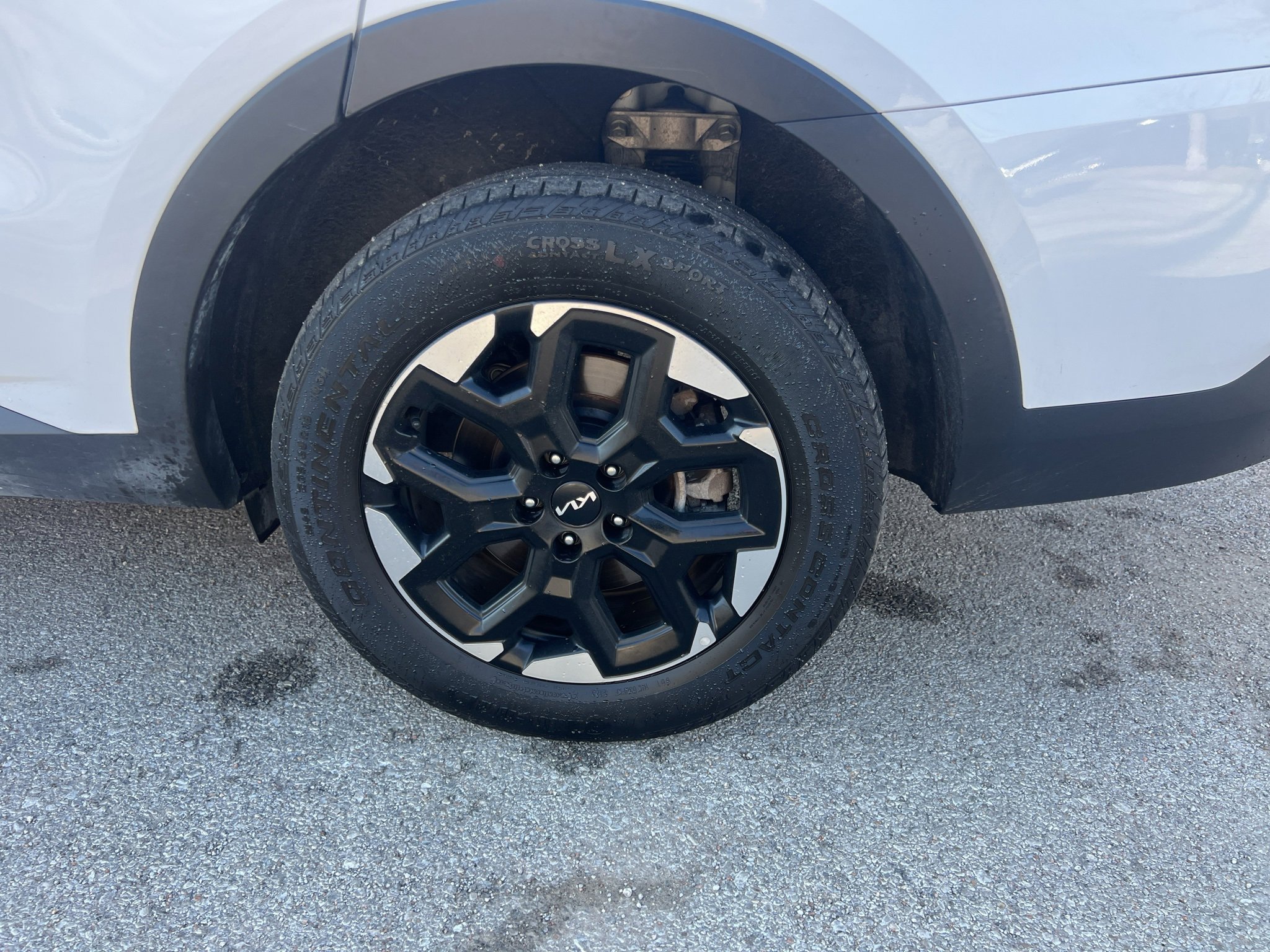 Used 2024 Kia Sorento S image 8