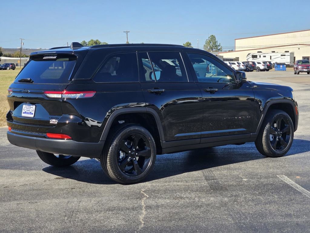 New 2025 Jeep Grand Cherokee Limited w/ Black Appearance Package image 6