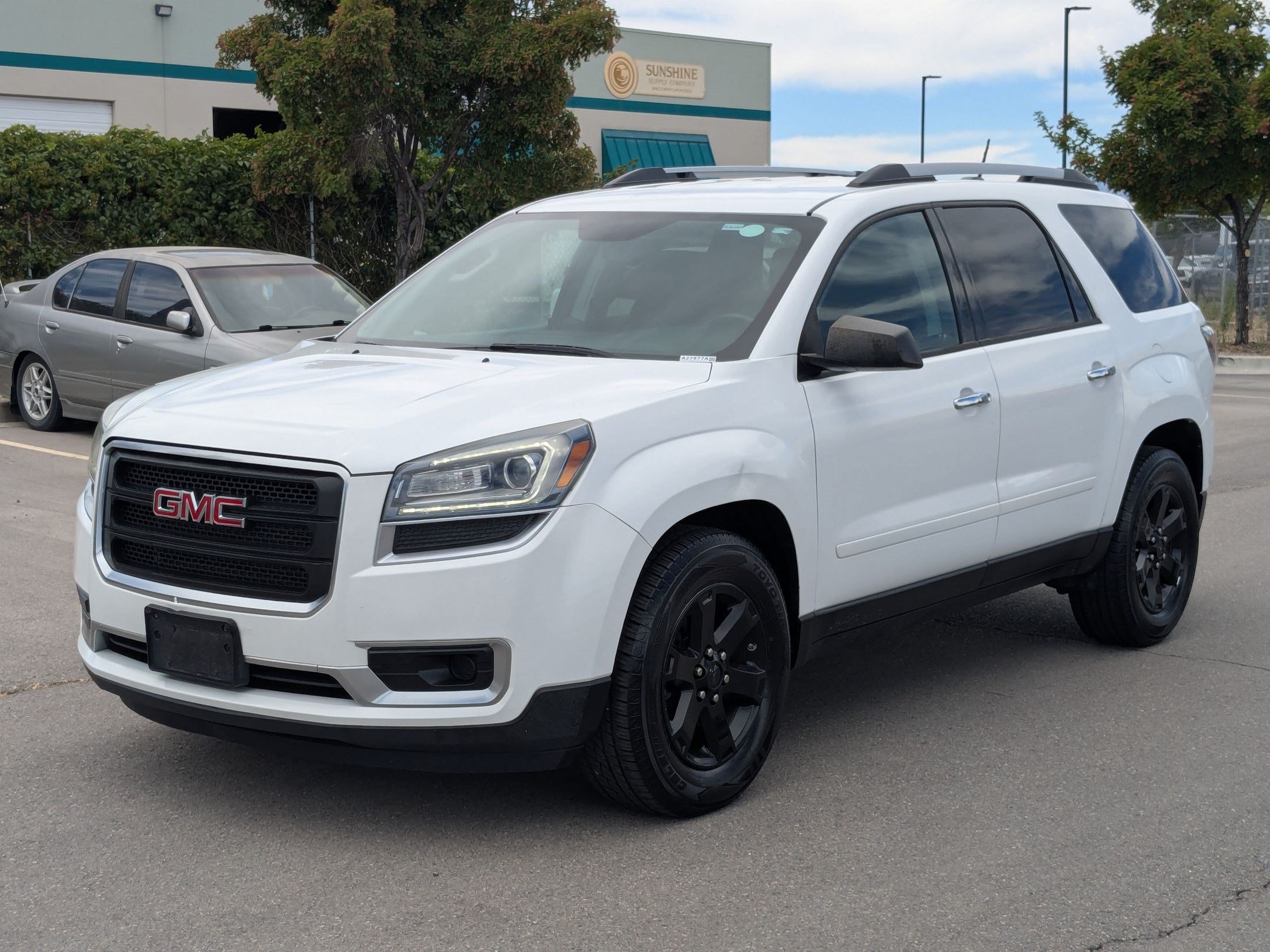 Used 2016 GMC Acadia SLE AWD/4WD image 8