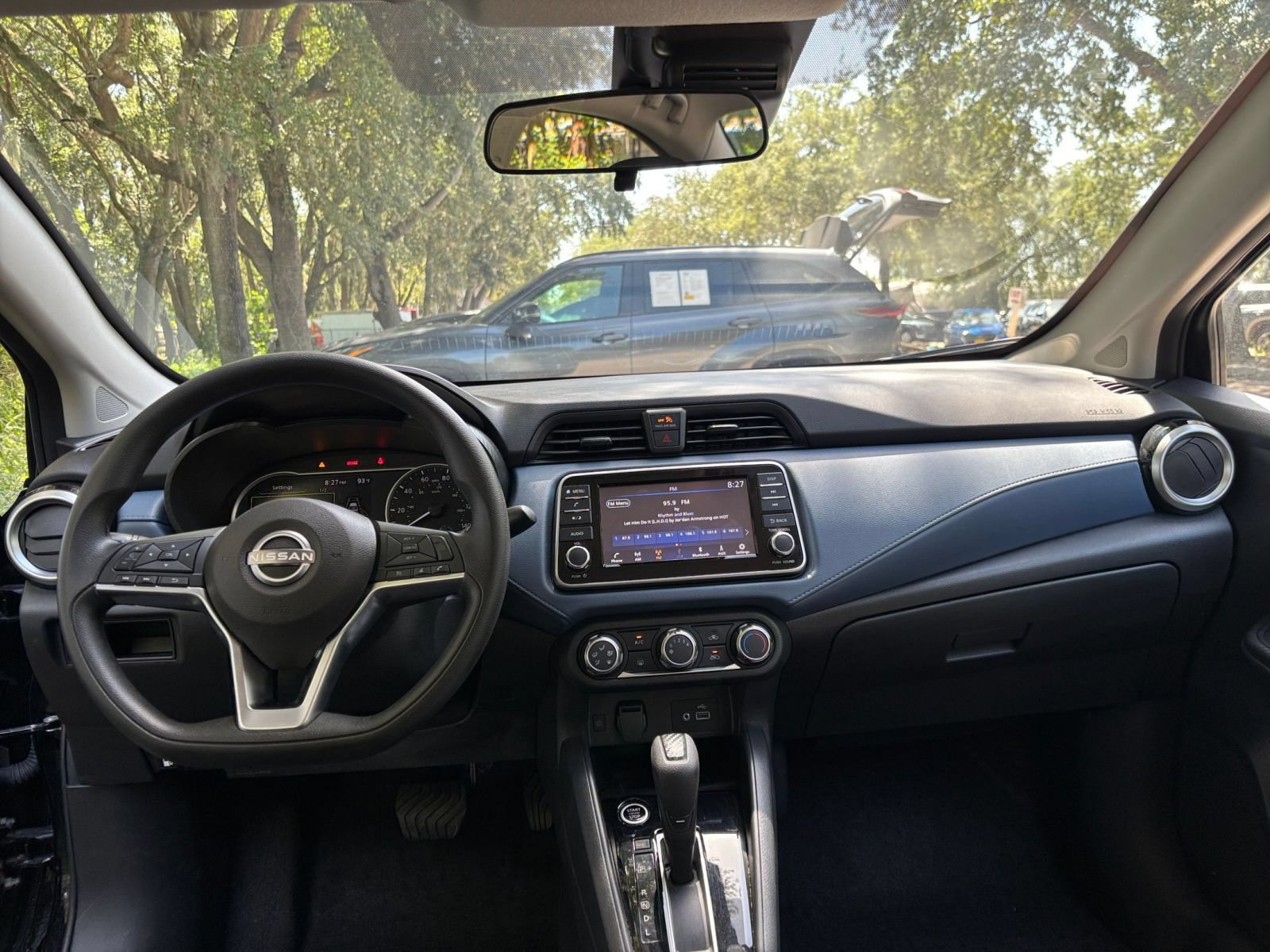 Used 2025 Nissan Versa SV FWD image 30