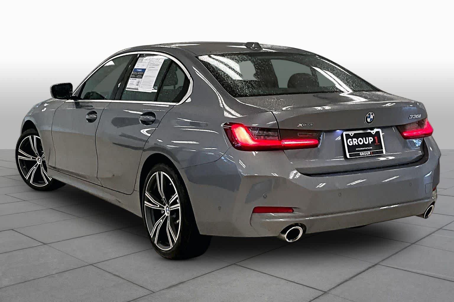 Used 2024 BMW 330i xDrive Sedan AWD/4WD image 11