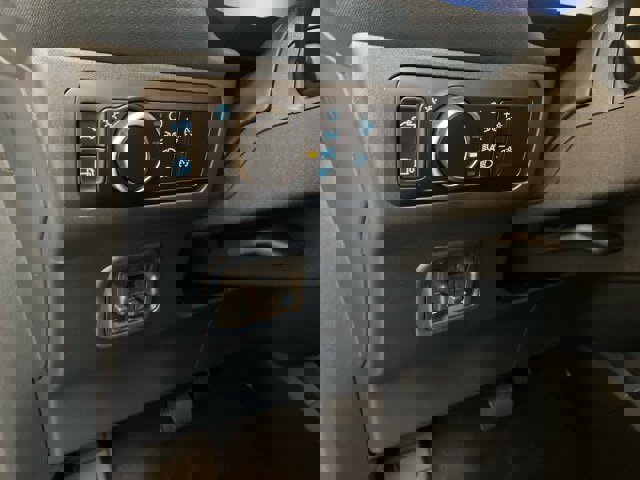 New 2025 Ford Maverick XL w/ Equipment Group 101A image 40