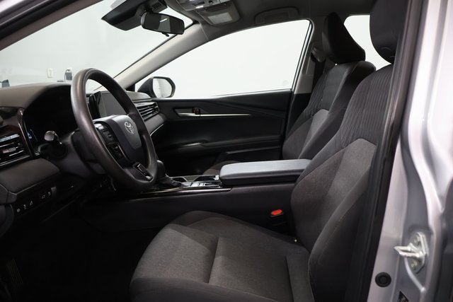 Used 2025 Toyota Camry LE FWD image 11