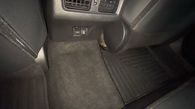 Used 2025 Toyota Camry SE image 25