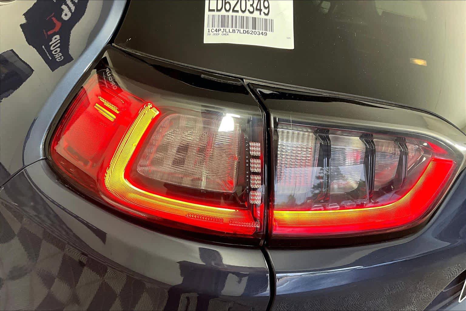 Used 2020 Jeep Cherokee Latitude Plus FWD image 28