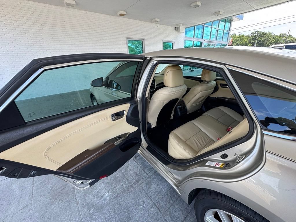 Used 2015 Toyota Avalon XLE Premium FWD image 18