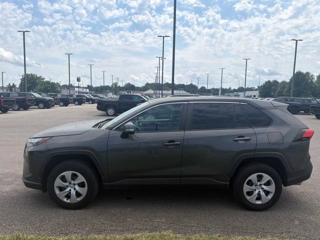 Used 2024 Toyota RAV4 LE AWD/4WD image 3