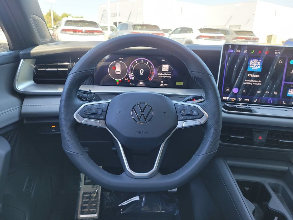 New 2026 Volkswagen Tiguan SE R-Line FWD image 16
