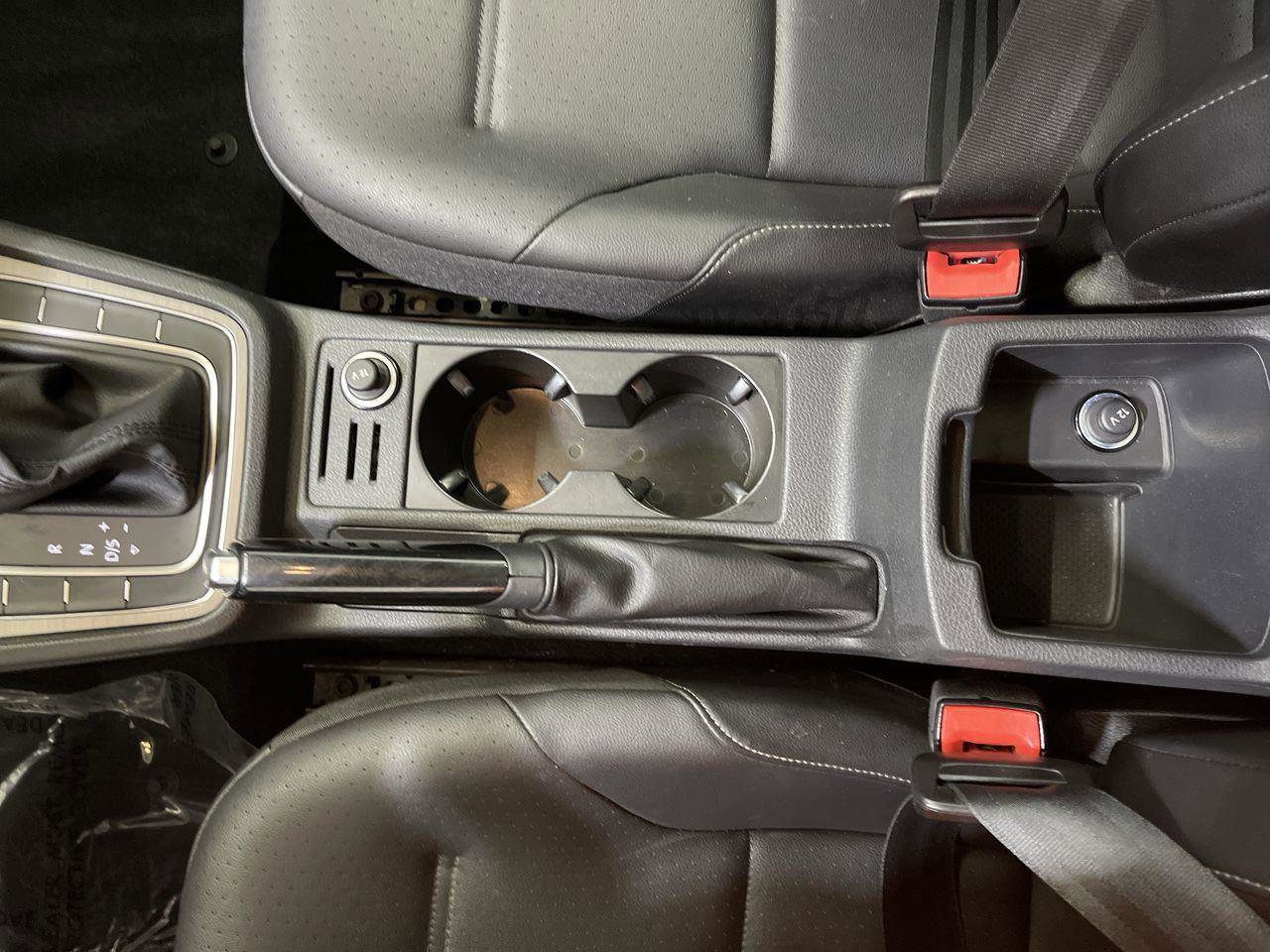 Used 2017 Volkswagen Golf Wolfsburg Edition image 20