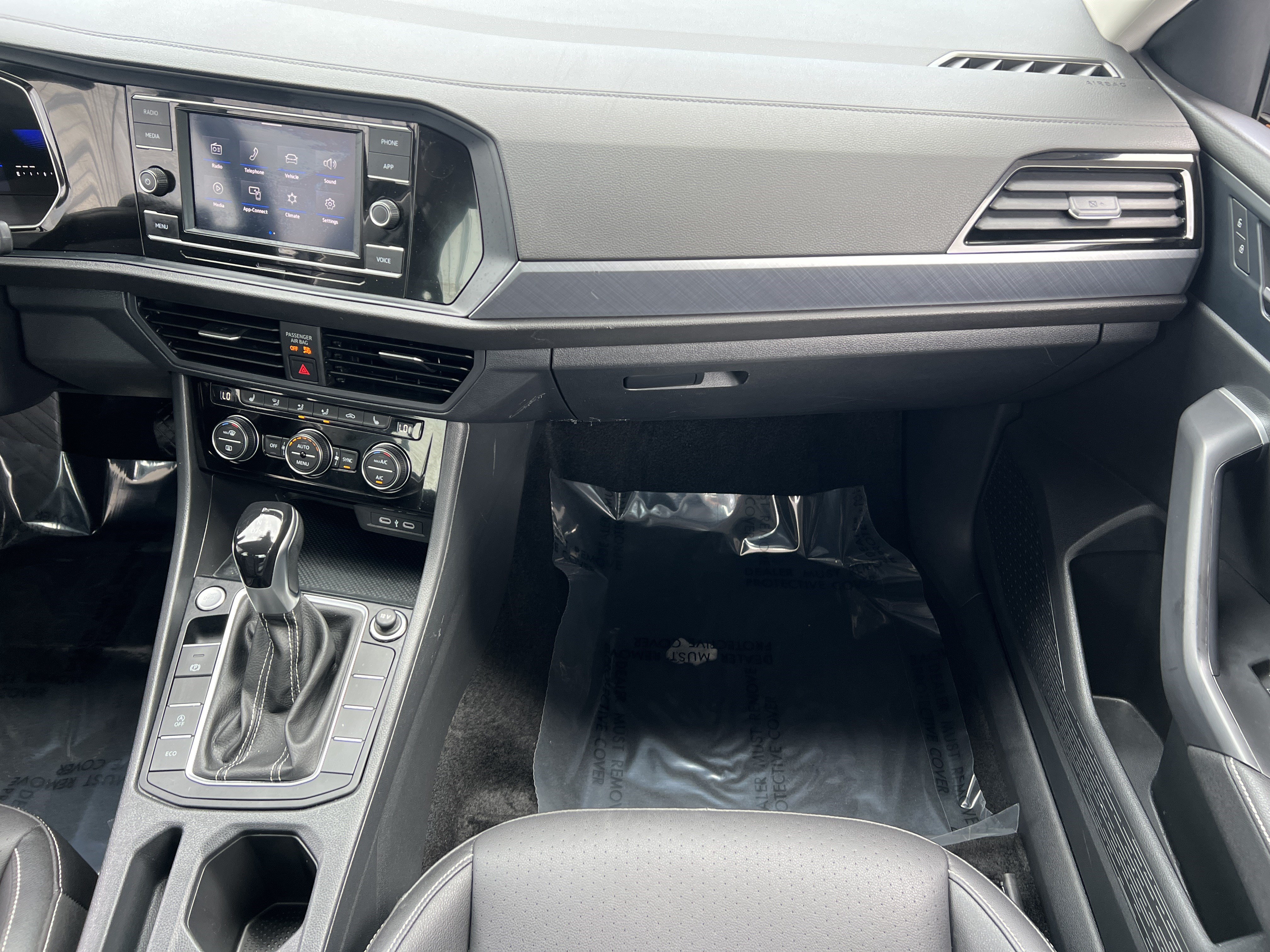 Used 2024 Volkswagen Jetta SE FWD image 33