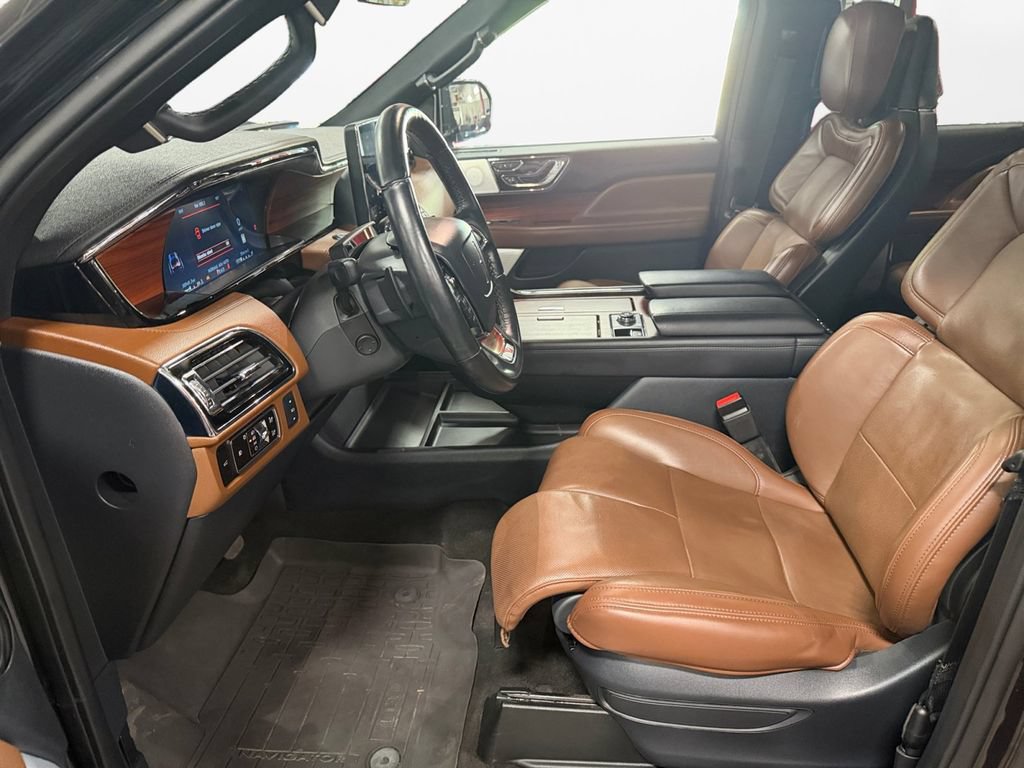 Used 2024 Lincoln Navigator L Reserve w/ Equipment Group 201A AWD/4WD image 15