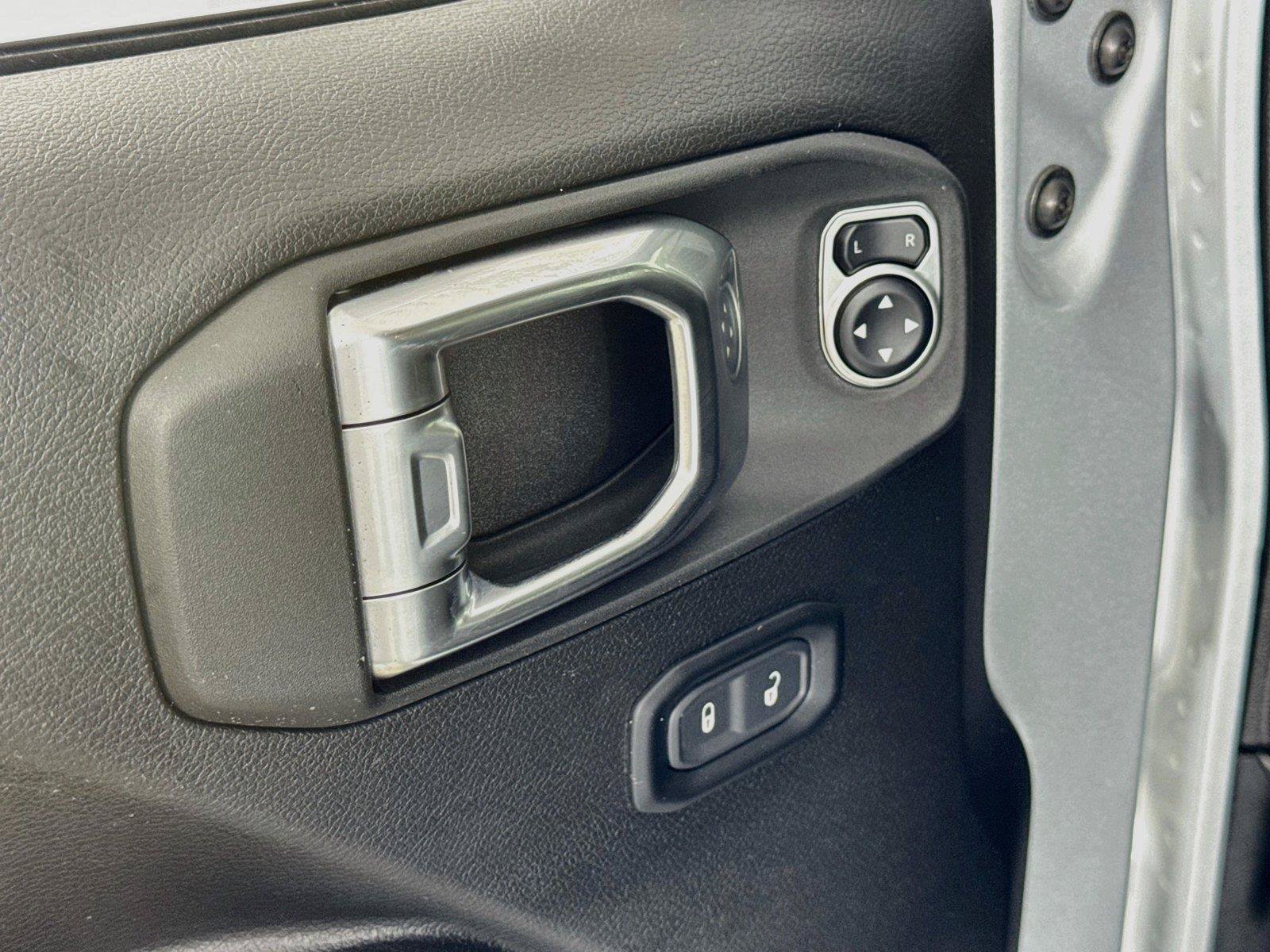 Used 2024 Jeep Wrangler Unlimited Sport AWD/4WD image 17