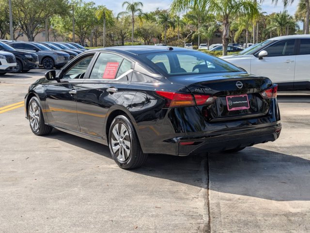 Certified 2025 Nissan Altima 2.5 S image 8