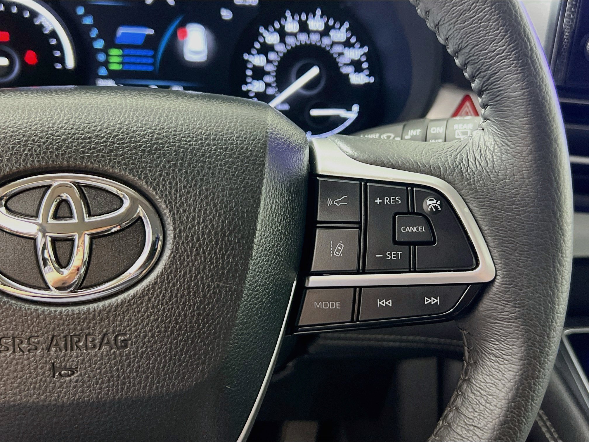 Used 2026 Toyota Sienna XLE FWD image 19