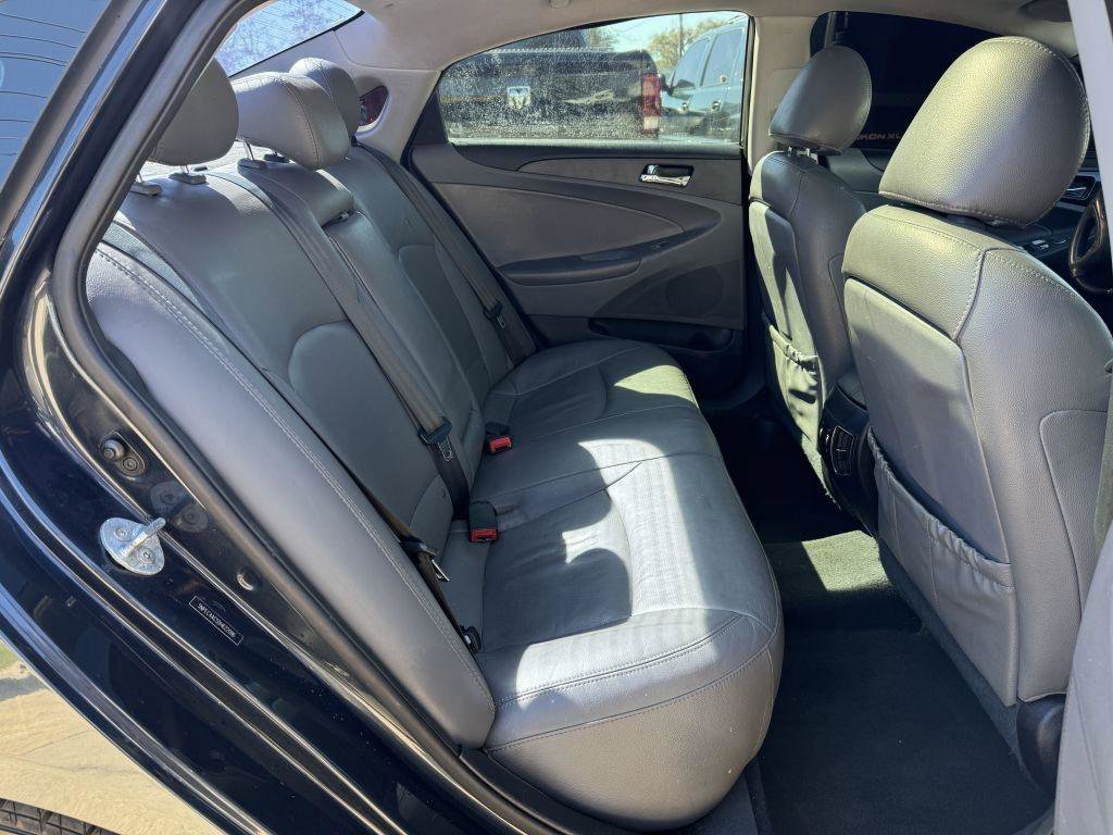 Used 2013 Hyundai Sonata Limited w/ Premium Pkg FWD image 11