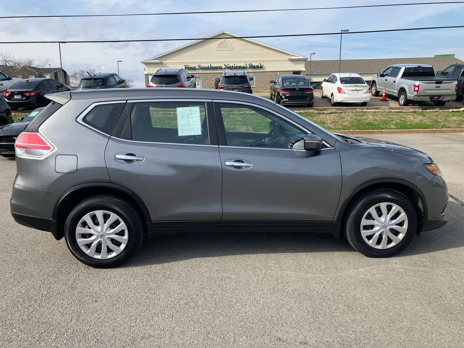 Used 2015 Nissan Rogue S image 8