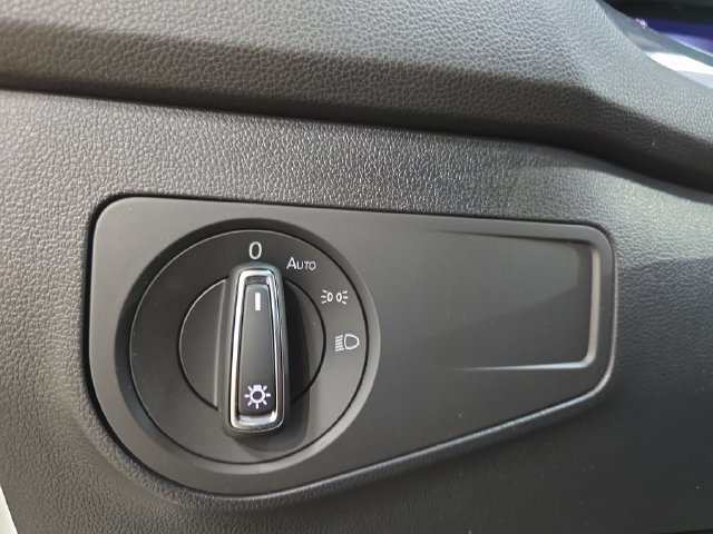 Used 2024 Volkswagen Tiguan SE R-Line FWD image 23
