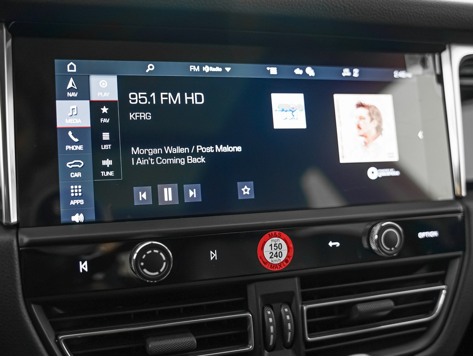 Certified 2026 Porsche Macan AWD/4WD image 24