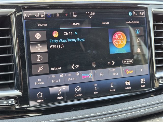 Used 2025 Chrysler Pacifica Limited image 31