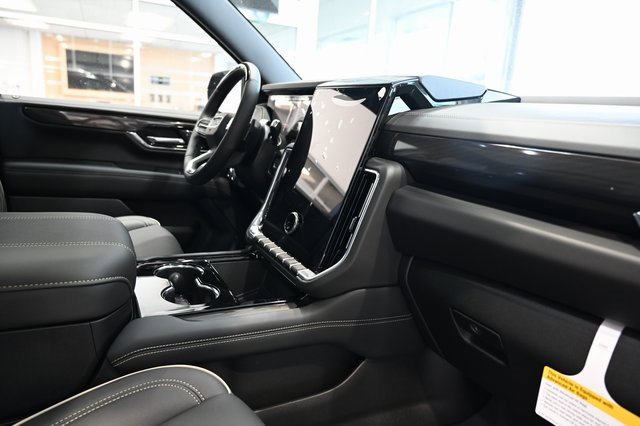 New 2026 GMC Yukon XL Elevation w/ Elevation Premium Package image 14