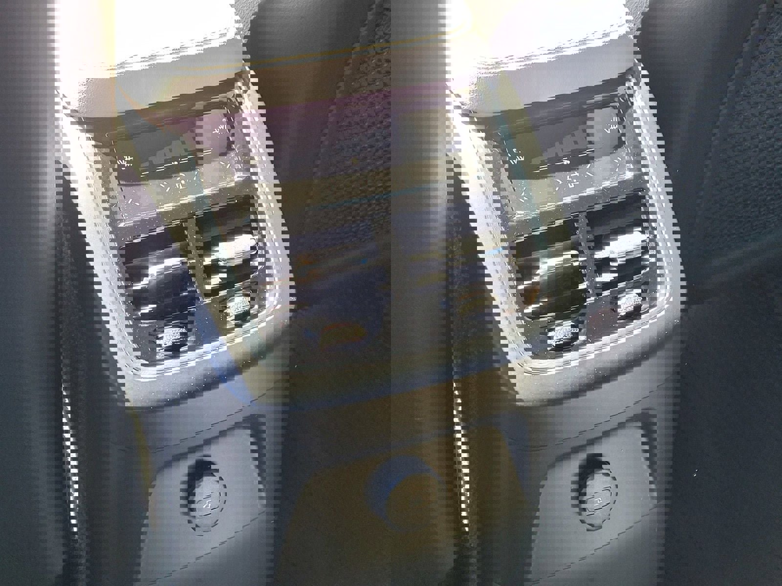 Used 2021 Volvo XC90 T8 R-Design w/ Advanced Package image 15