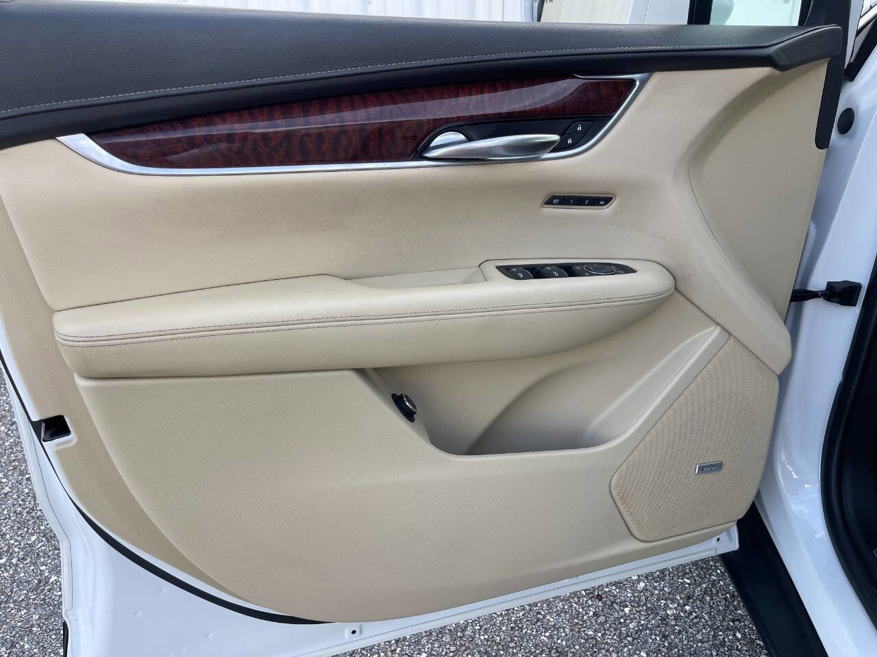 Used 2018 Cadillac XT5 Luxury w/ Driver Awareness Package image 35