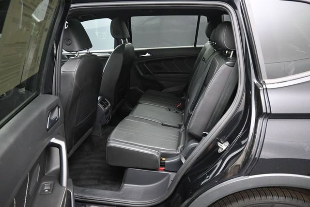 Used 2023 Volkswagen Tiguan SE R-Line FWD image 28