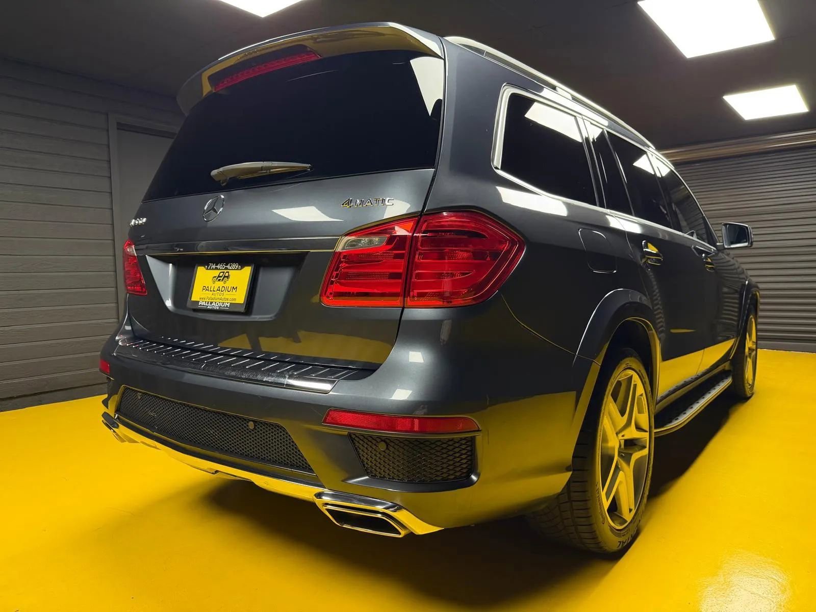 Used 2015 Mercedes-Benz GL 550 4MATIC image 6