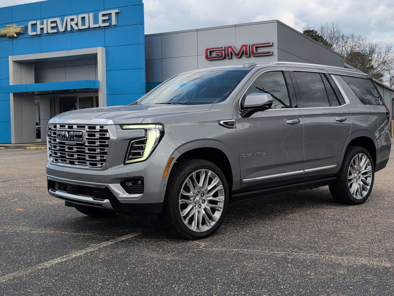New 2026 GMC Yukon Denali w/ Sun & Power Step Package AWD/4WD image 1