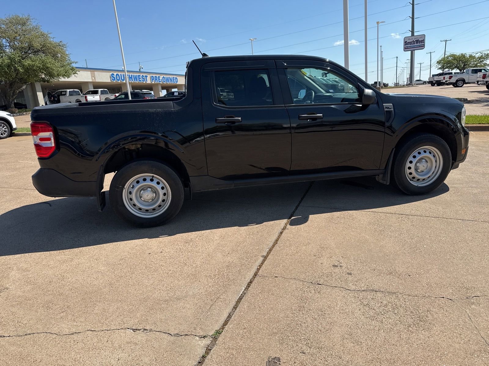 Used 2022 Ford Maverick XL image 8