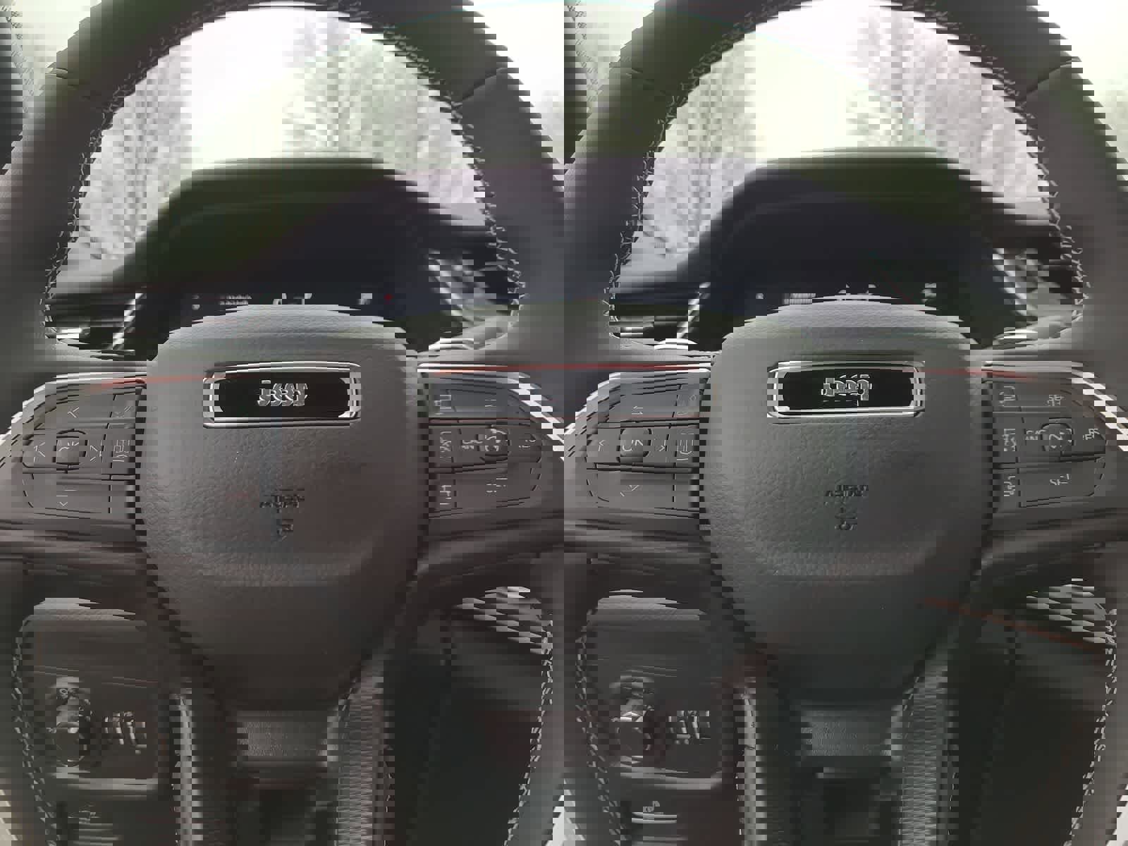 New 2025 Jeep Grand Cherokee Altitude w/ Trailer Tow Package image 23