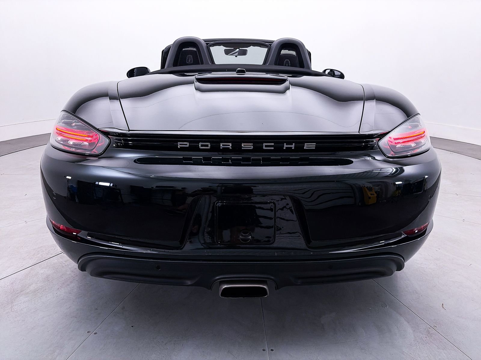 Used 2019 Porsche 718 Boxster RWD image 13