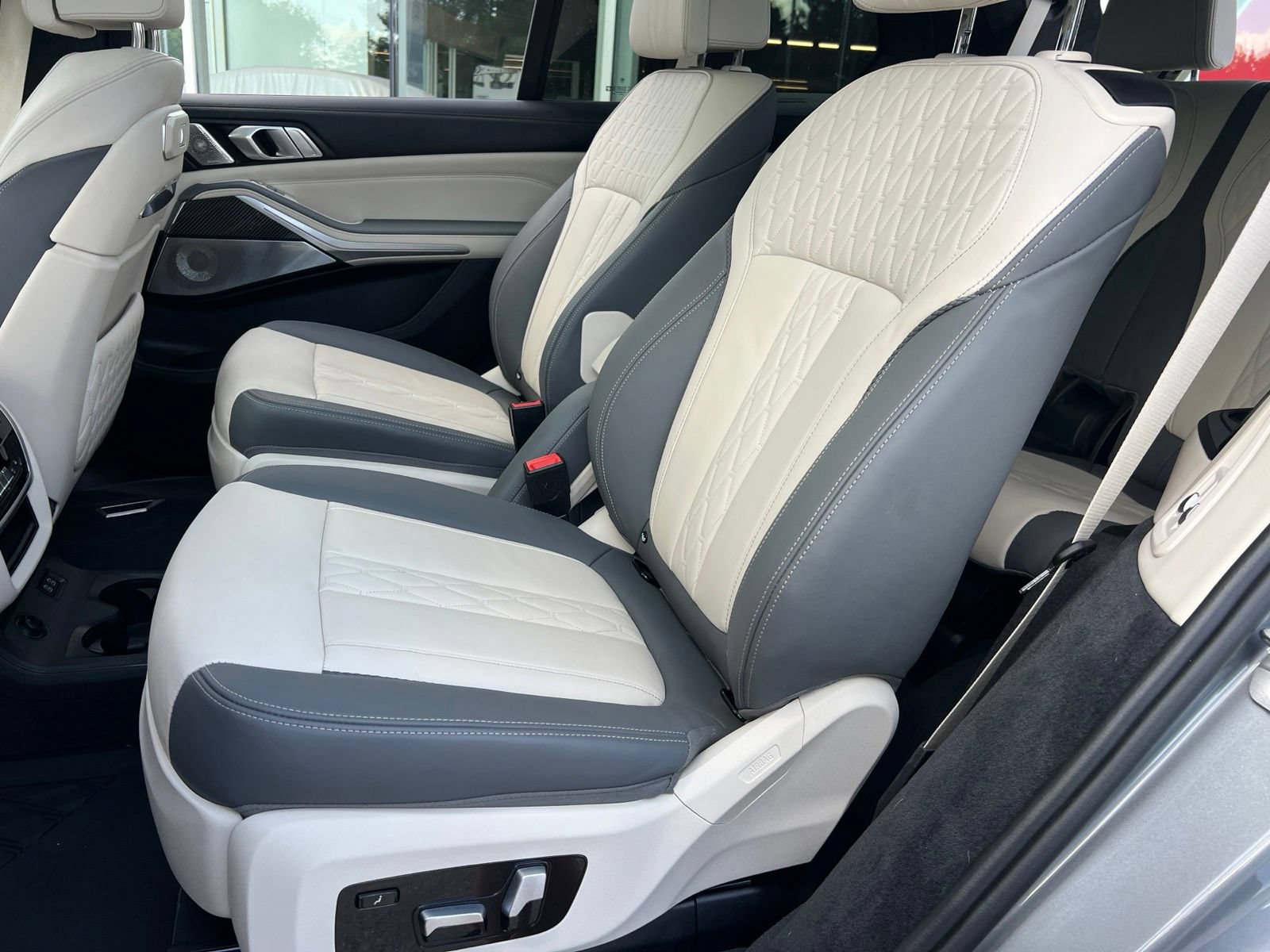 Used 2024 BMW X7 M60i w/ Executive Package AWD/4WD image 35