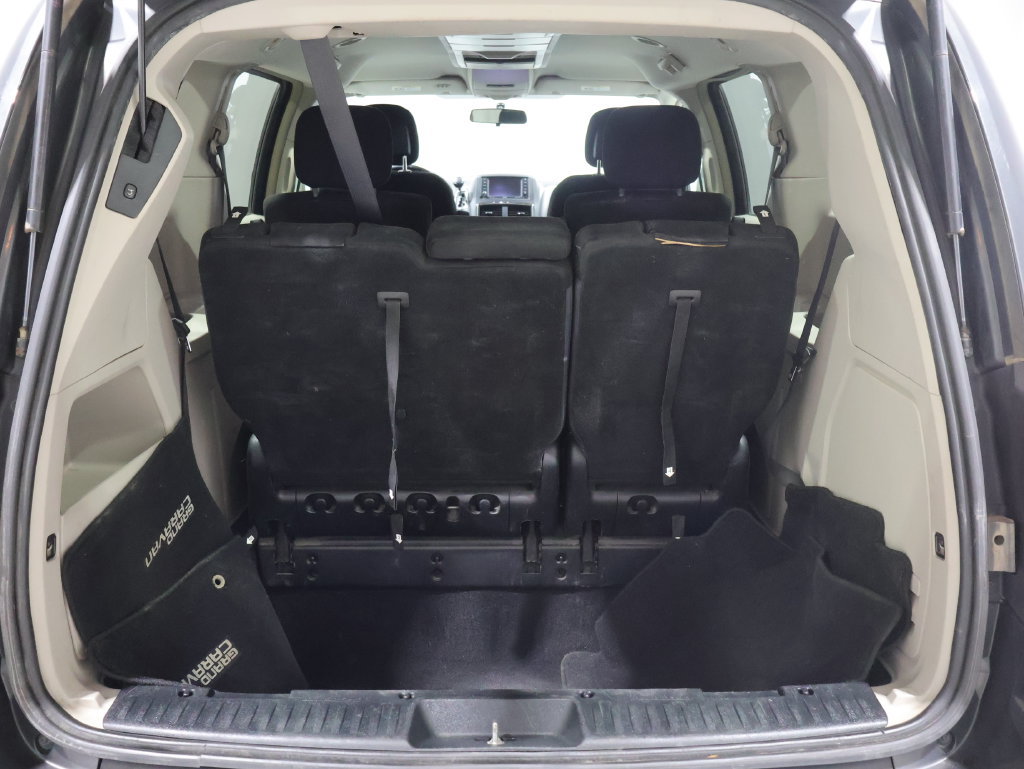 Used 2011 Dodge Grand Caravan Crew w/ Entertainment Group 1 FWD image 4