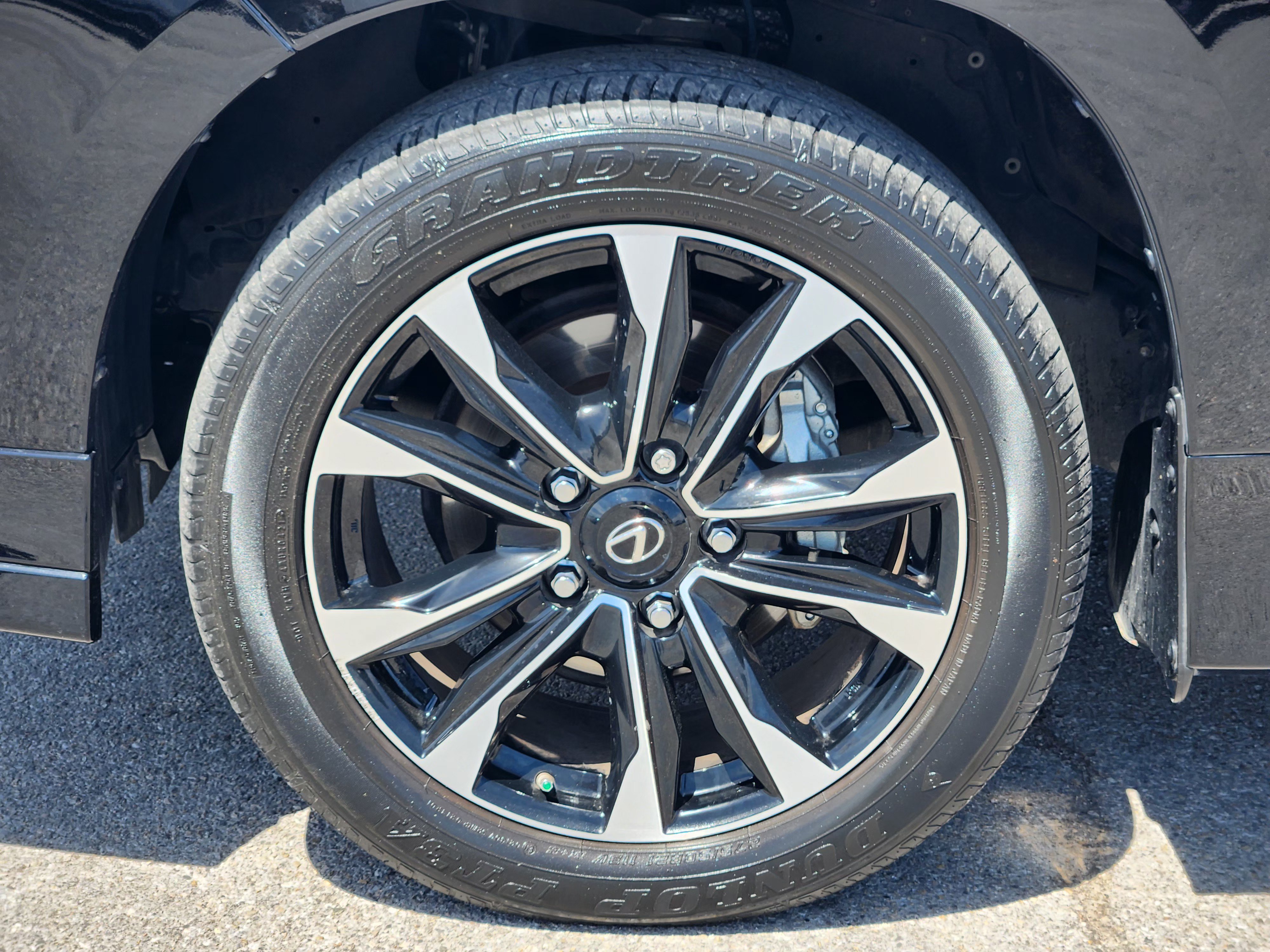 Used 2021 Lexus LX 570 4WD w/ Sport Package image 10