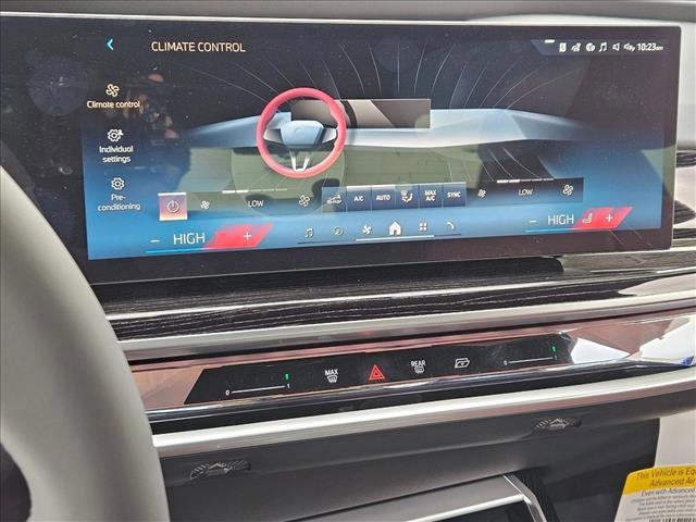 New 2026 BMW 750e xDrive image 12