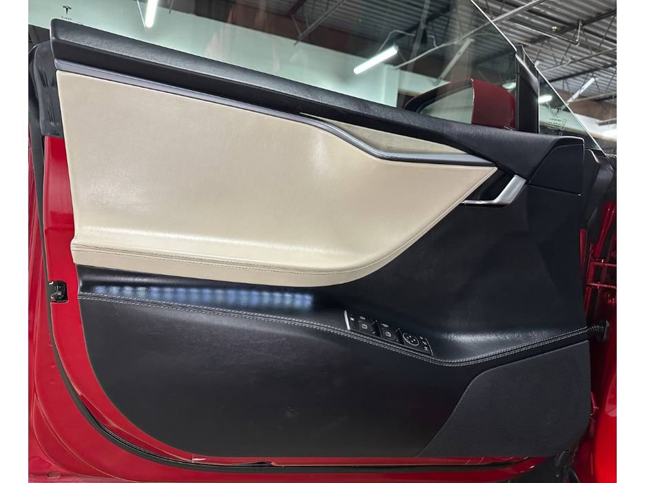 Used 2020 Tesla Model S Long Range image 18