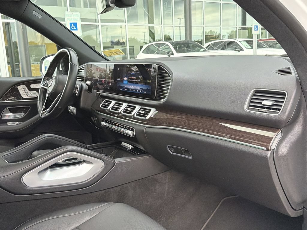 Certified 2024 Mercedes-Benz GLE 350 4MATIC w/ 3rd Row Seat Package image 19