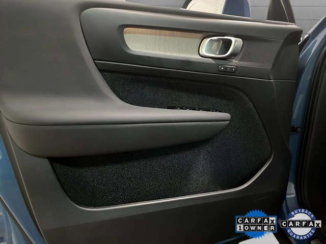 Used 2025 Volvo XC40 B5 Core image 33