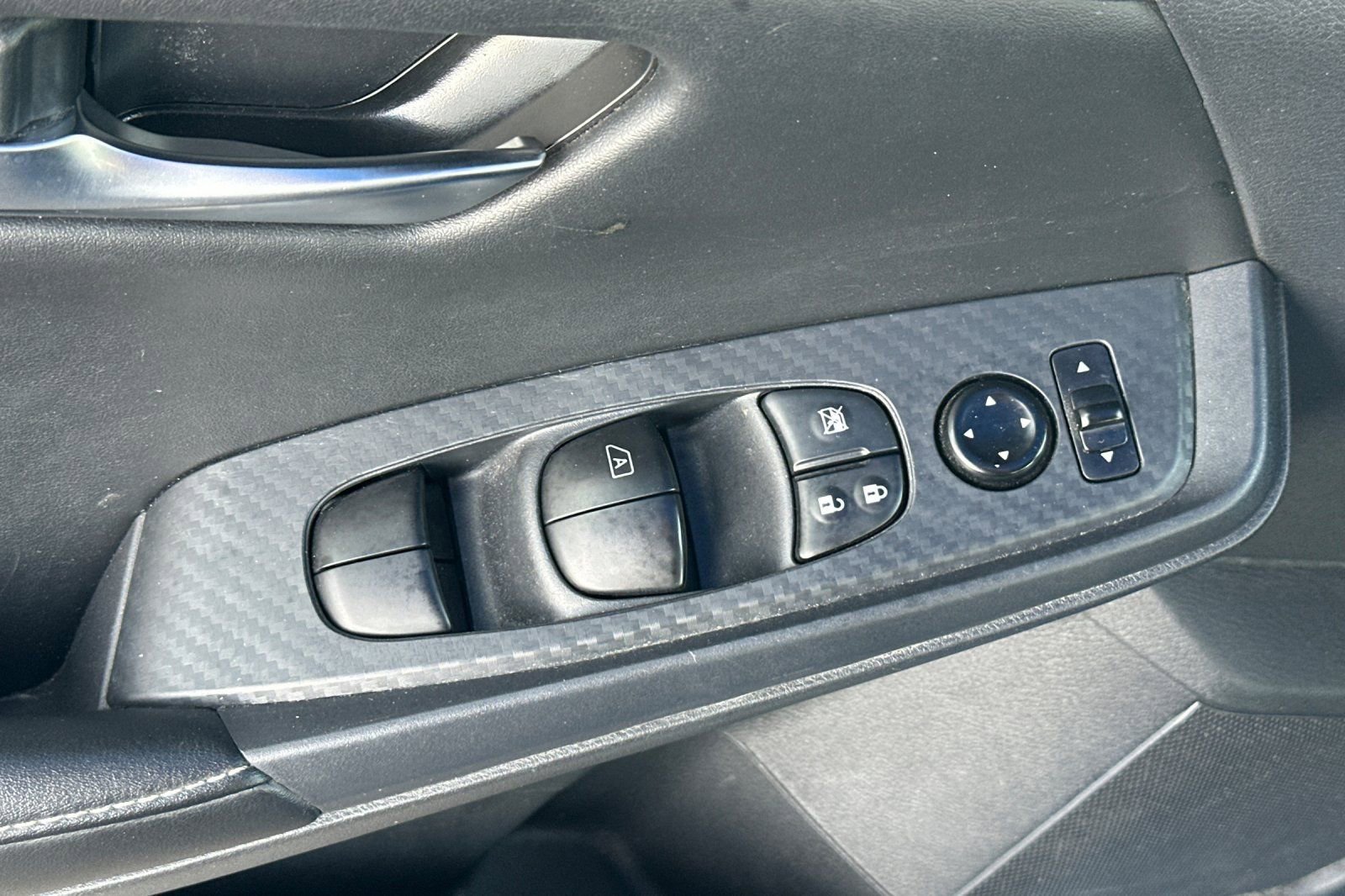 Used 2023 Nissan Sentra SV FWD image 15