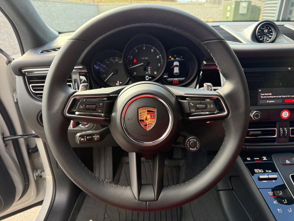 New 2026 Porsche Macan image 15