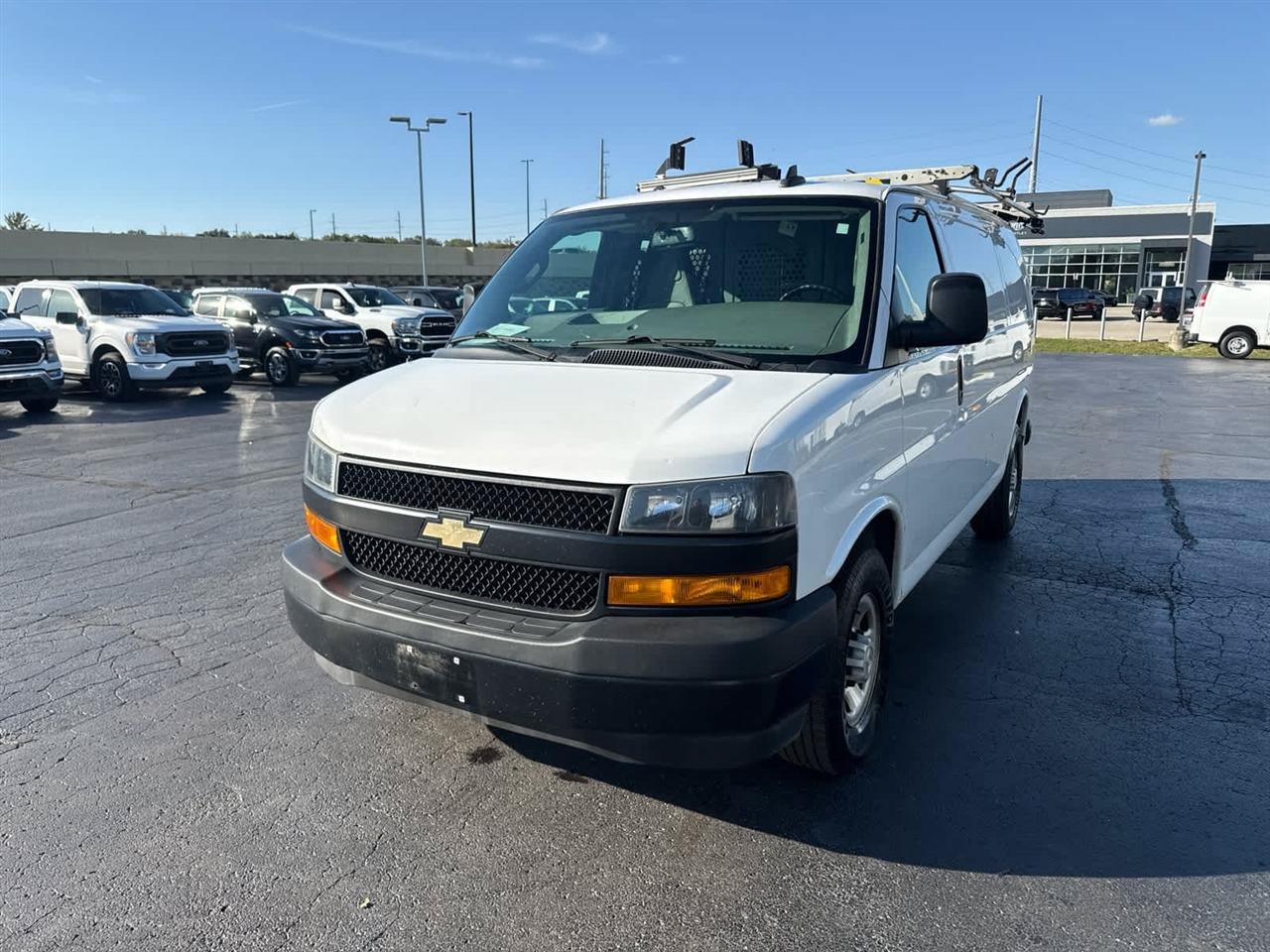Used 2021 Chevrolet Express 2500 w/ Driver Convenience Package RWD image 4