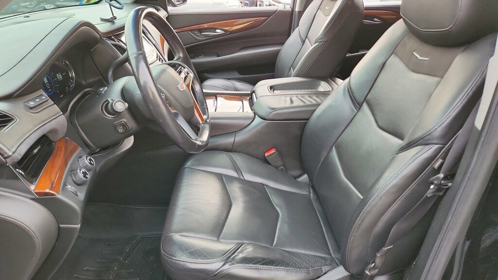 Used 2018 Cadillac Escalade ESV Luxury AWD/4WD image 22