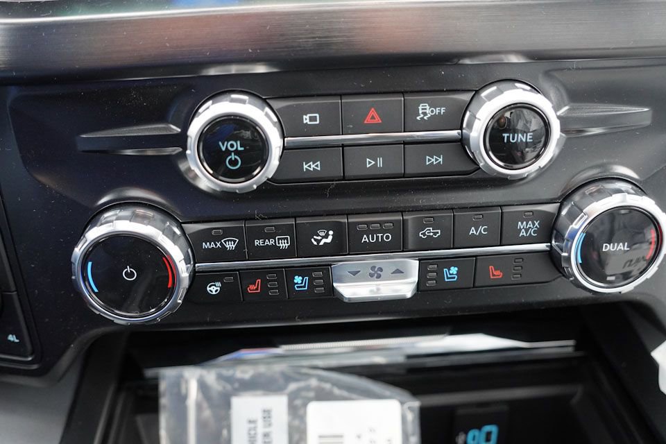 New 2026 Ford F250 Lariat w/ Black Appearance Package image 17